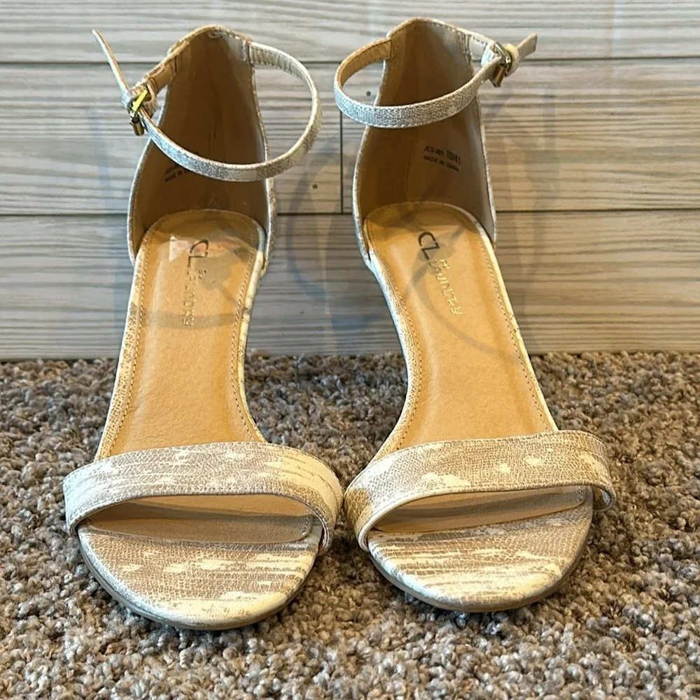 CL by Chinese Laundry strappy sandal heel neutral new size 10 ankle strap